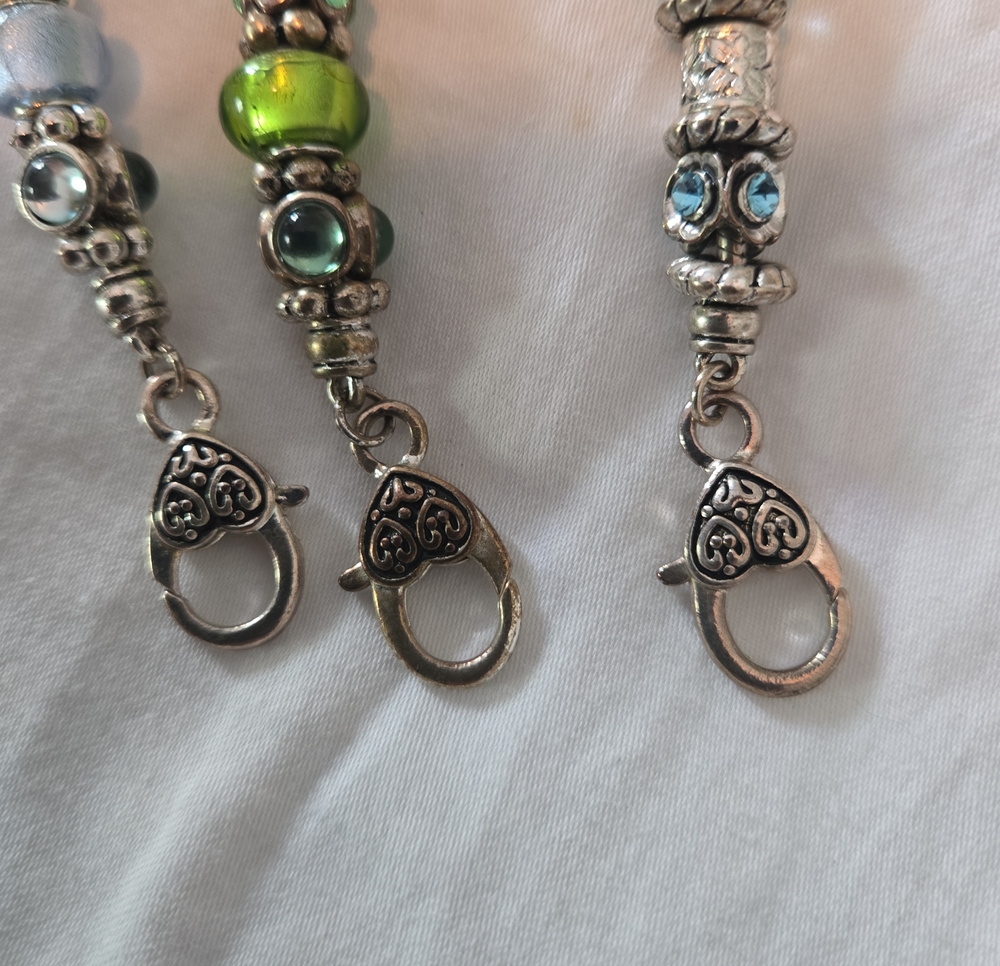 Green Glass Bead Two-Strand Women's Bracelet - Picture 3 of 4